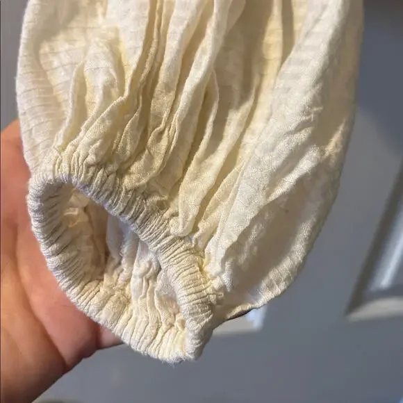 Urban Outfitters Cropped Long Sleeved Cream Top size S - Picture 3 of 9